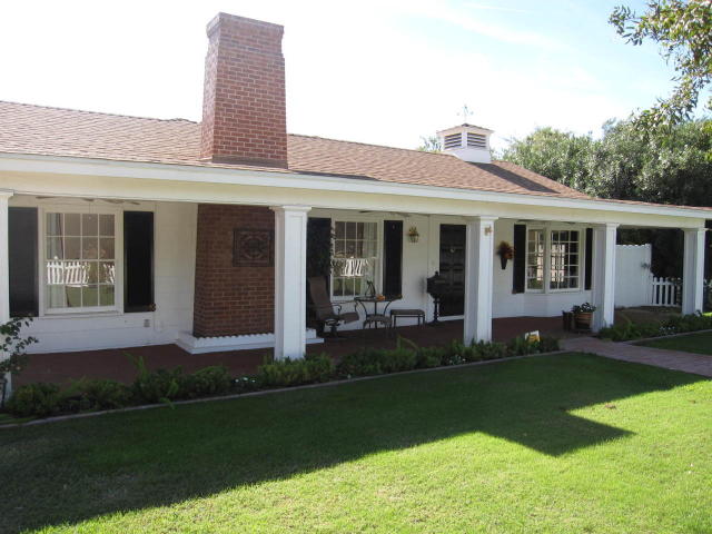 Encanto Manor